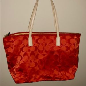 WEEKEND SIGNATURE NYLON EAST/WEST ZIP TOP TOTE